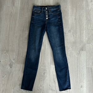 Gap high rise skinny jean in size 25